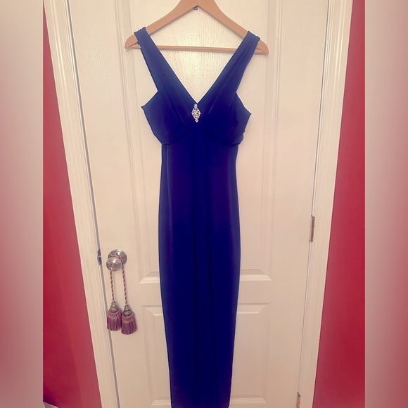 connected apparel Dresses & Skirts - Beautiful, classy Royal blue gown